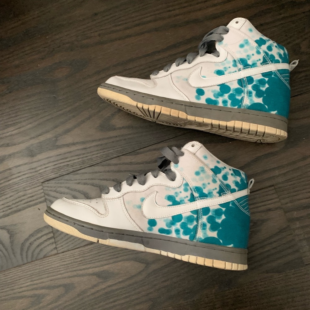 Nike Hightop Sneakers size 7